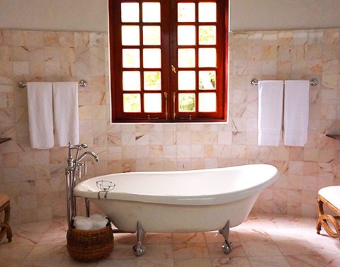 暖呼呼出浴美人，精油泡澡的小歇時光